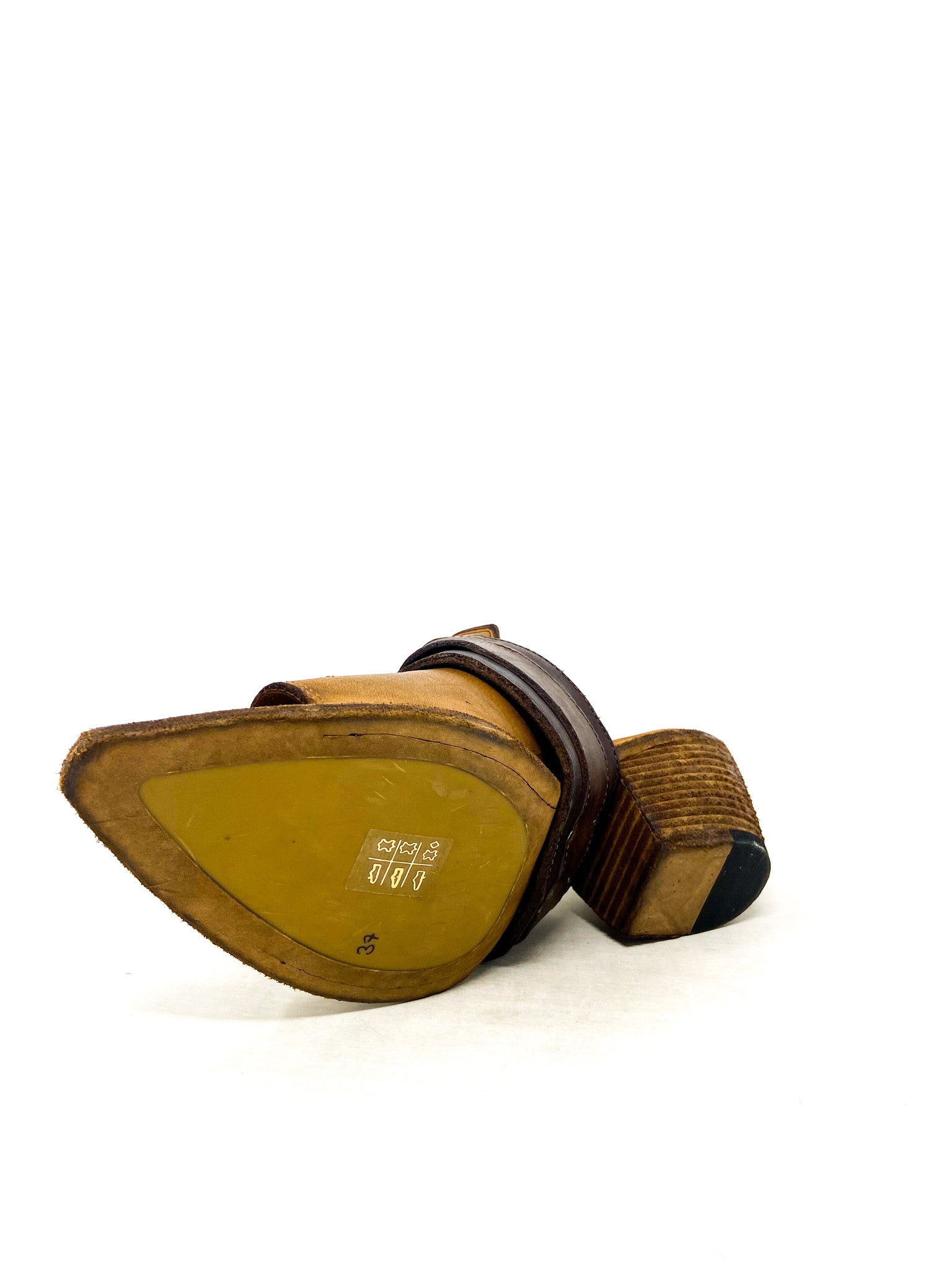 SANDAL