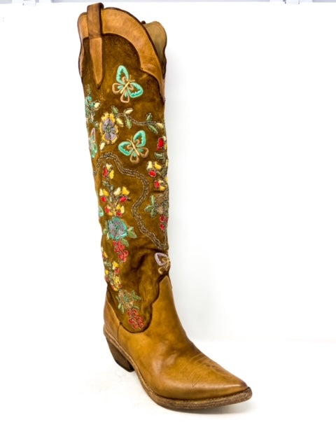 BOOT FLOWERS